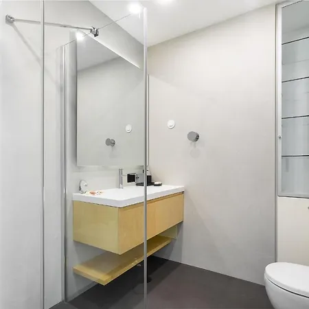 Whome Bachelor Pad In The Sky, Great For Digital Nomads & Remote Workers Apartment