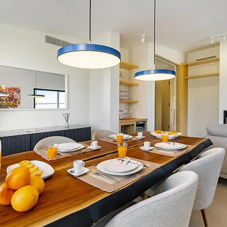 Whome Bachelor Pad In The Sky, Great For Digital Nomads & Remote Workers Apartament Lizbona