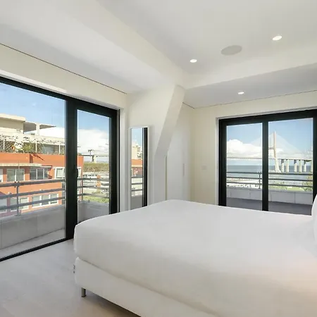 Whome Bachelor Pad In The Sky, Great For Digital Nomads & Remote Workers Apartment *